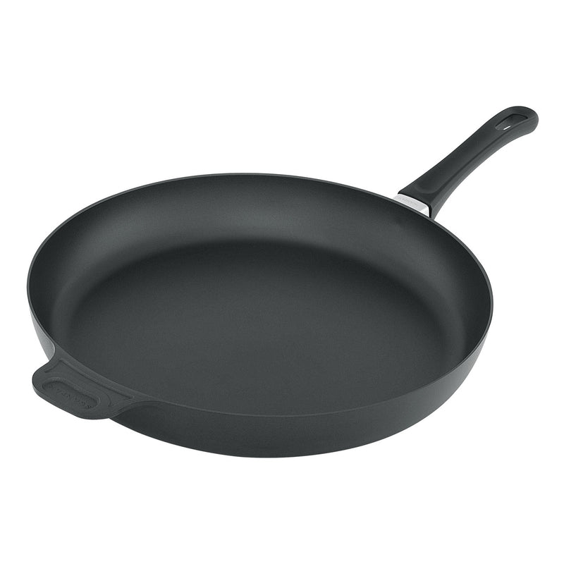 Classic 36cm Fry Pan with helper handle
